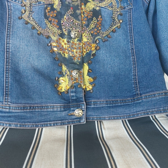 Size 8 Magnolia Denim Jean Jacket - Picture 4 of 9